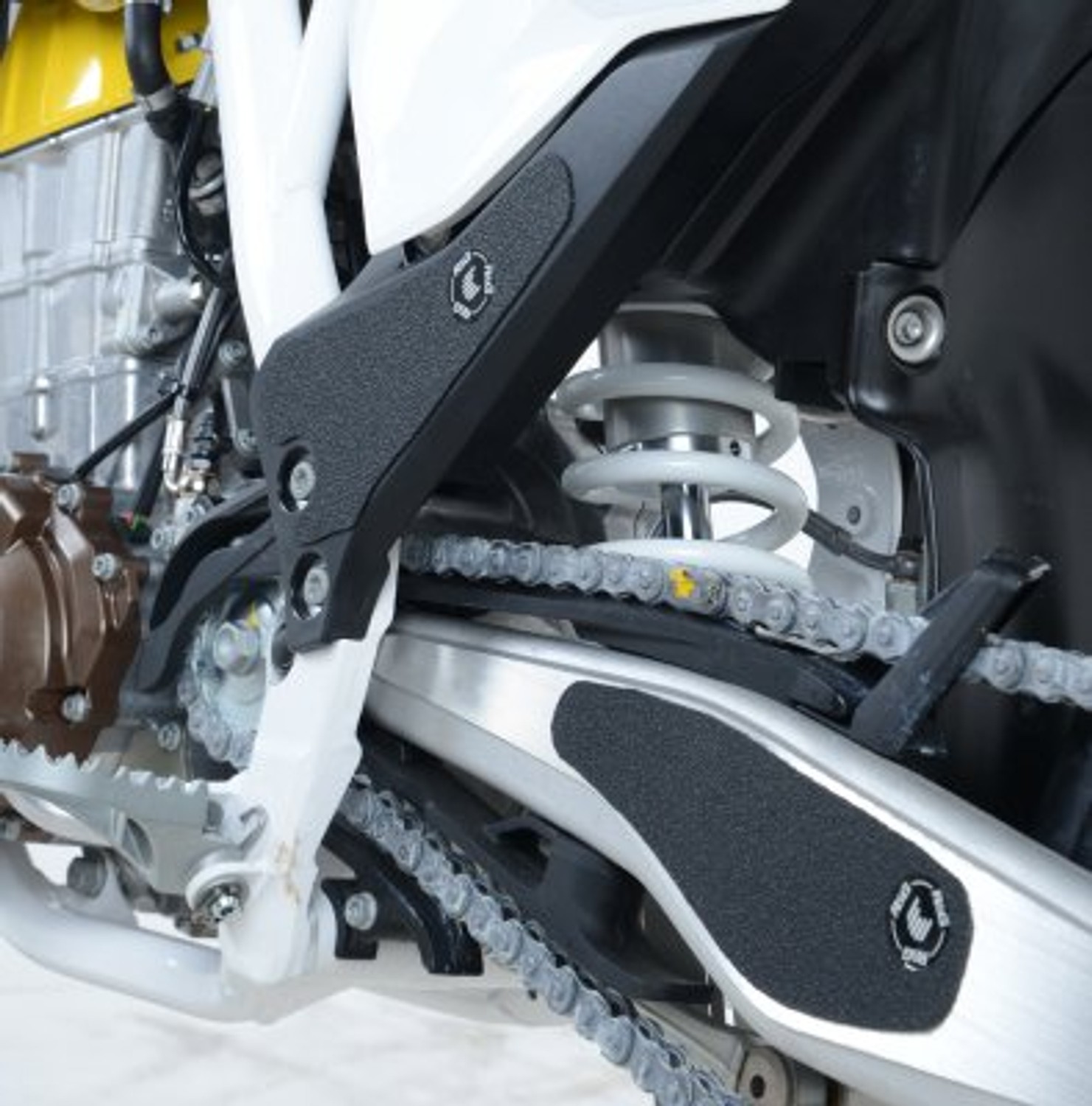 R&G Racing Boot Guard 4-piece (above pegs and on swingarm) for Husqvarna FS450 '15-'22 R&G Racing Boot Guard 4-piece (above pegs and on swingarm) for Husqvarna FS450 '15-'22